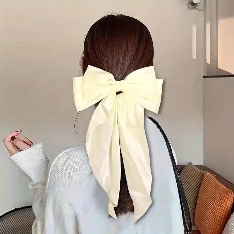 Elegant Oversized Satin Hairbow – Stylish Hair Accessory for Any Occasion