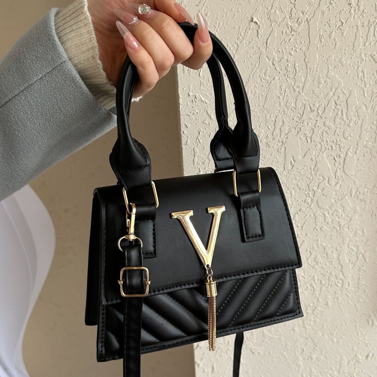 Selah Elegant Tassel Small Square Crossbody Bag Fashionable Letter Messenger Shoulder Bag for Women sling bag women shoulder bag